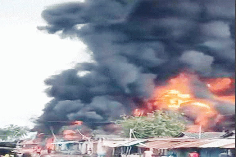 पश्चिम अफ्रीकी देश बेनिन में पेट्रोल भंडार में आग लगने से 35 लोगों की मौत