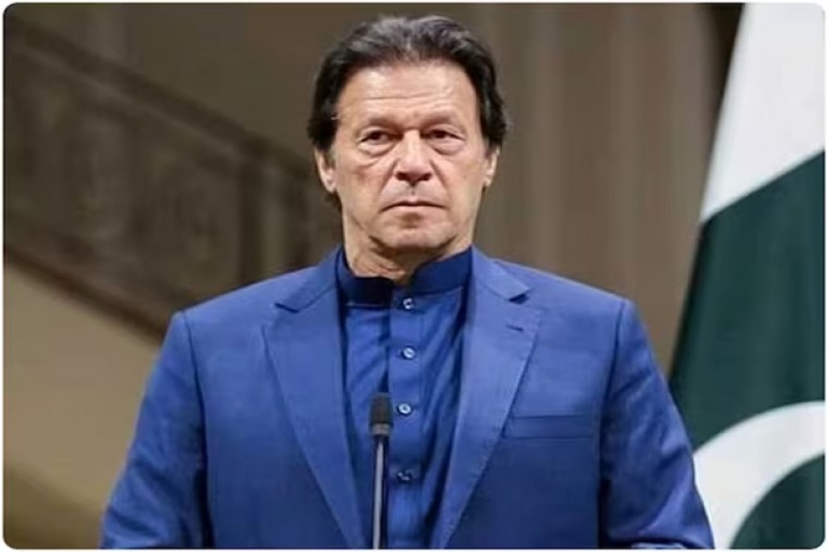 Pakistan Tehreek-e-Insaf: इमरान खान पर PAK सरकार का शिकंजा, एग्जिट कंट्रोल लिस्ट में जोड़ा नाम!