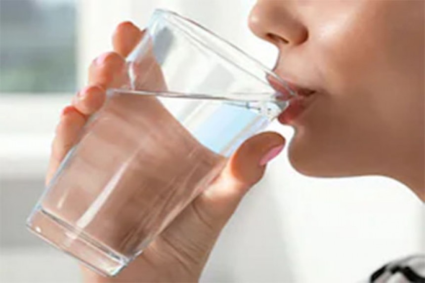 Morning Habits: सुबह उठते ही एक गिलास पानी क्यों पीना चाहिए? साइंटिफिक सबूतों के साथ जानें कारण!