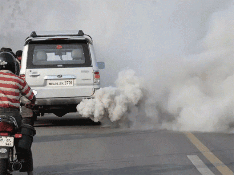 air pollution: प्रदूषण फैलाने वालों पर पहली कार्रवाई ; महानगरपालिका ने 10 हजार रुपये जुर्माना राशि वसूला
